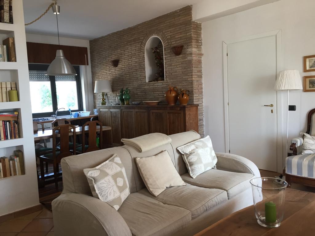 Verde Blu Lakefront Boutique Holiday Apartments Тревиньяно-Романо Номер фото