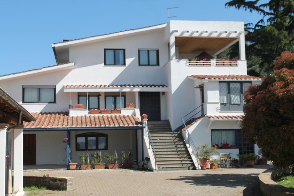 Verde Blu Lakefront Boutique Holiday Apartments Тревиньяно-Романо Номер фото